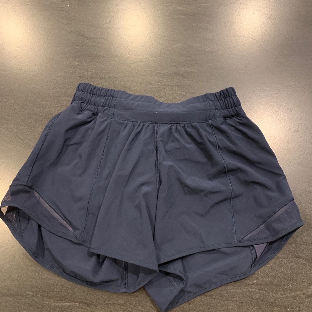 NWOT Lululemon Hotty Hot shorts